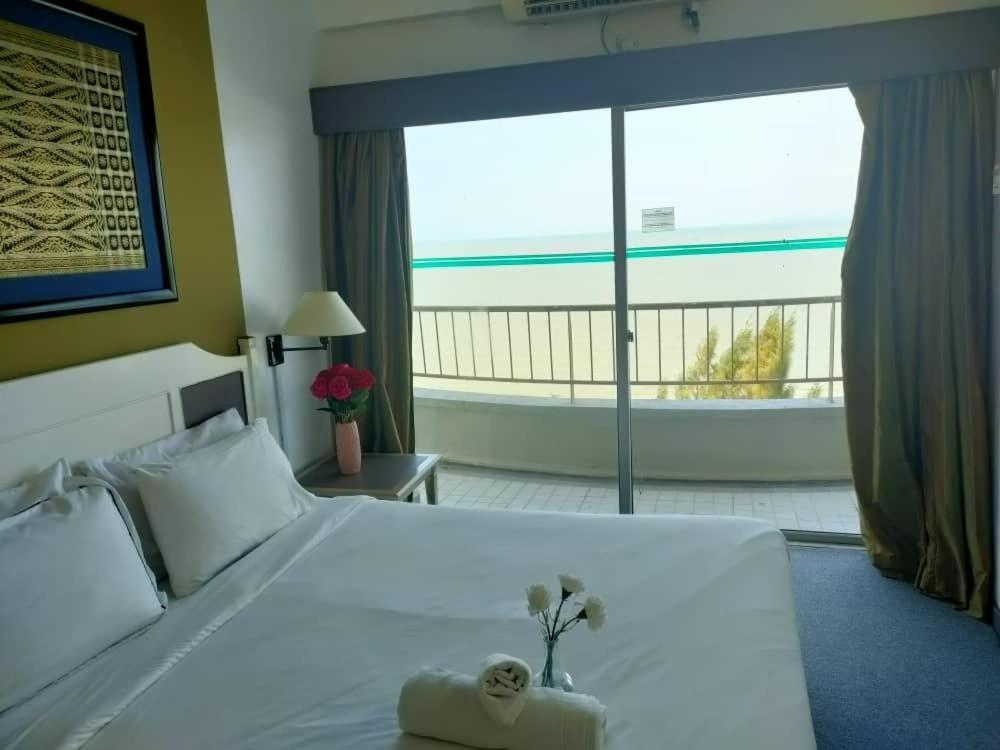 Beachfront Full Sea Penang Танджунг-Бунгах Екстер'єр фото